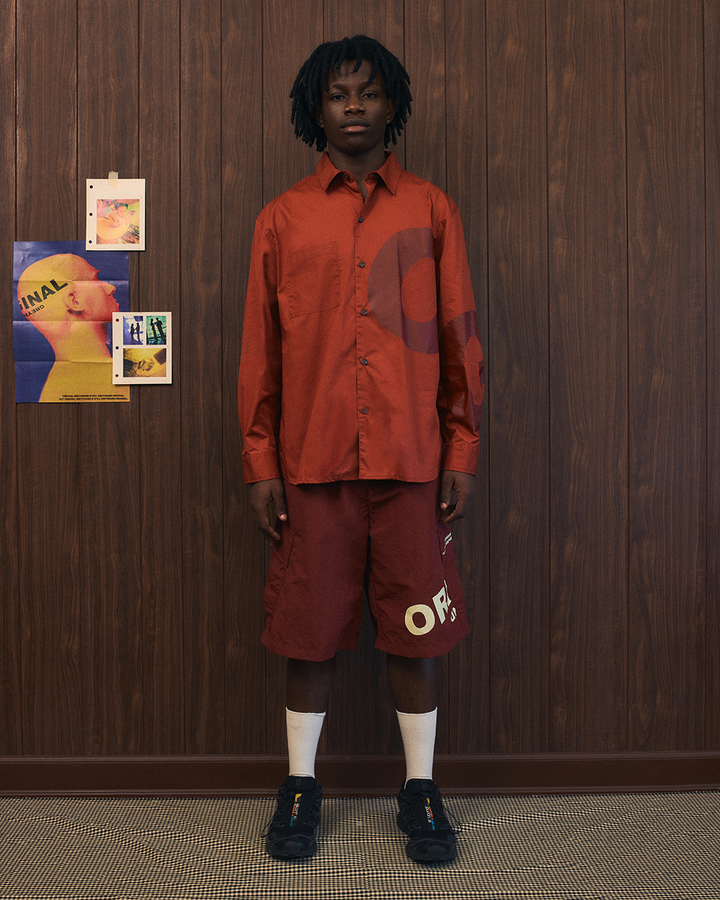 ORIGINAL GREYHOUND OVERSIZED LOGO SHIRT