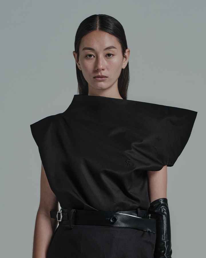 GH TRIANGLE BLOUSE