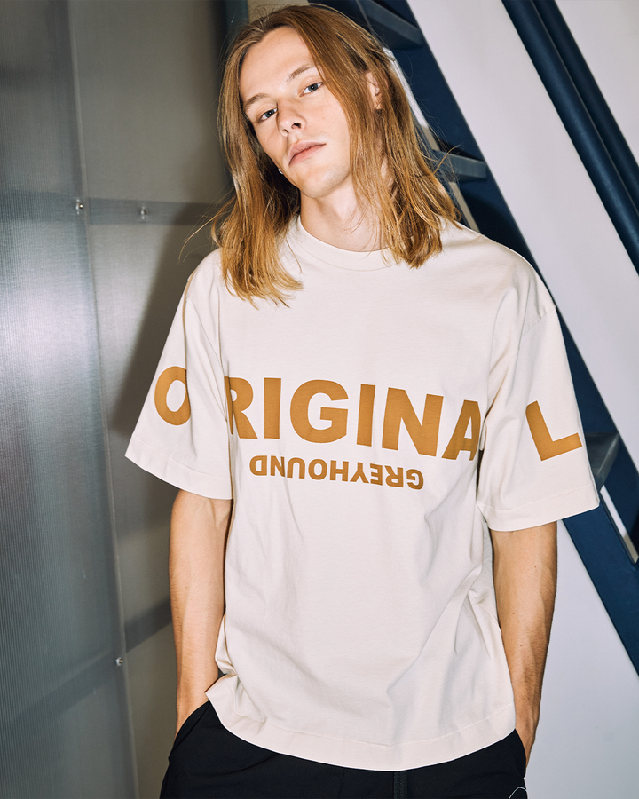 ORIGINAL GREYHOUND OVERSIZED LOGO T-SHIRT