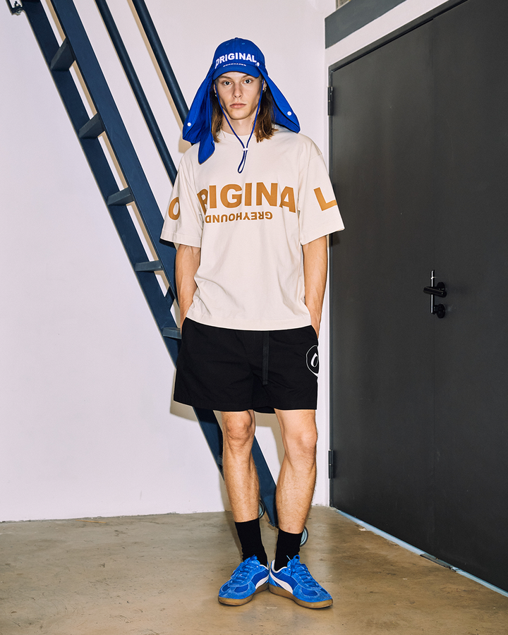 ORIGINAL GREYHOUND OVERSIZED LOGO T-SHIRT