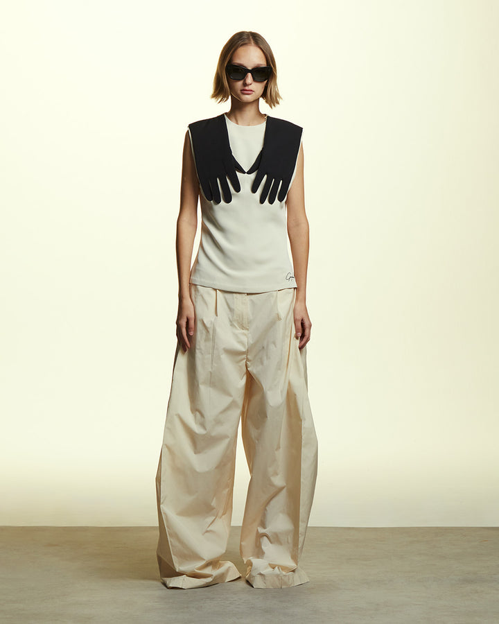 GH GLOVES SLEEVELESS BLOUSE