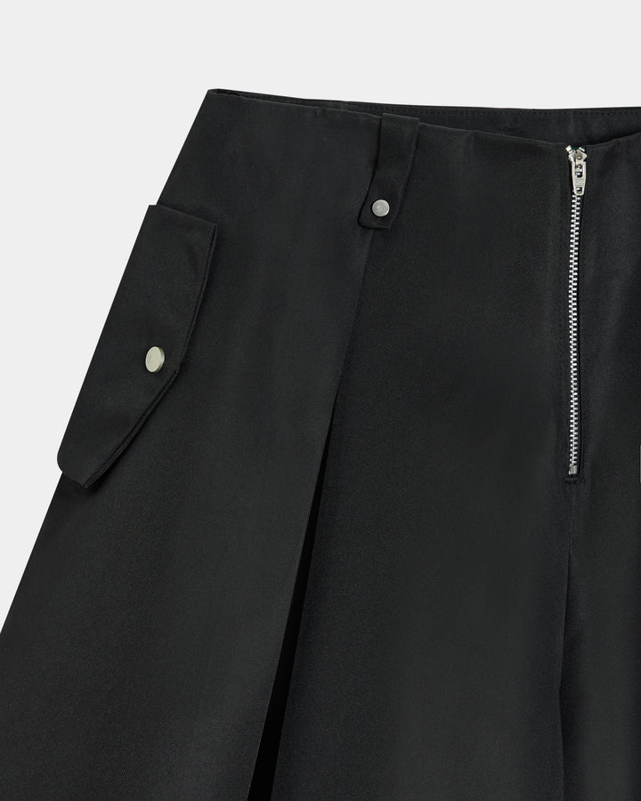GH PLEATS SHORTS